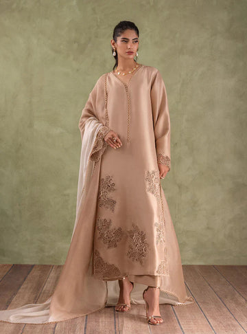 Zainab Chottani | Eid Edit 24 | Coral Champagne