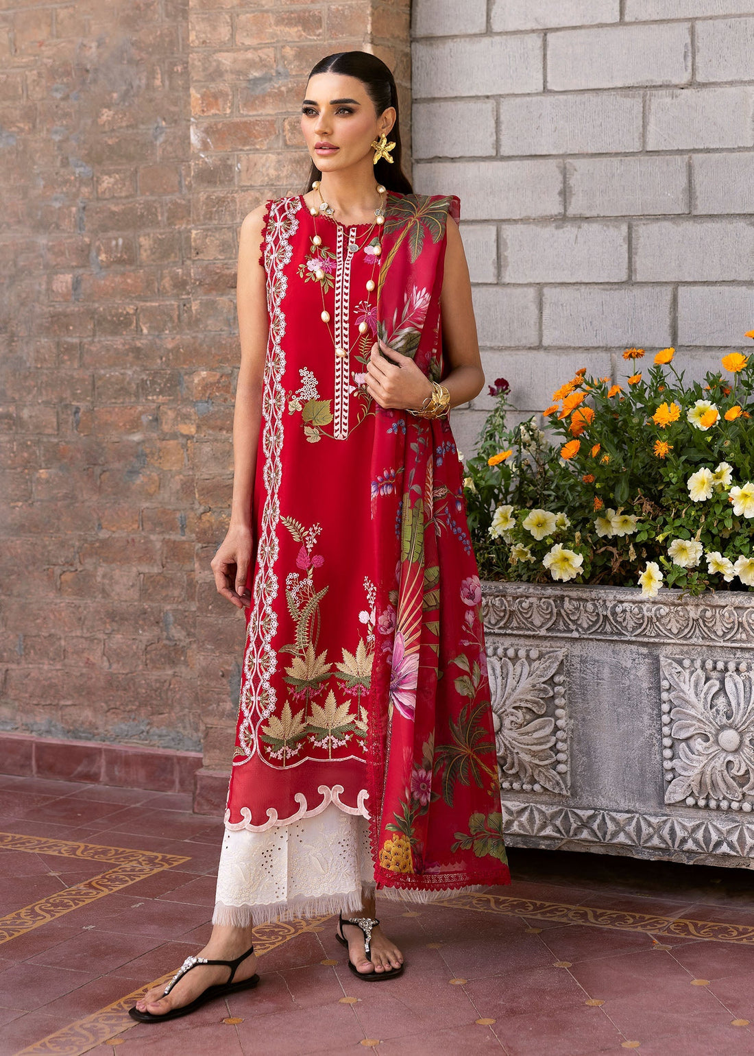 Saira Shakira | Bloom Lawn 25 | SAUVAGE 6-A - Seharnaz
