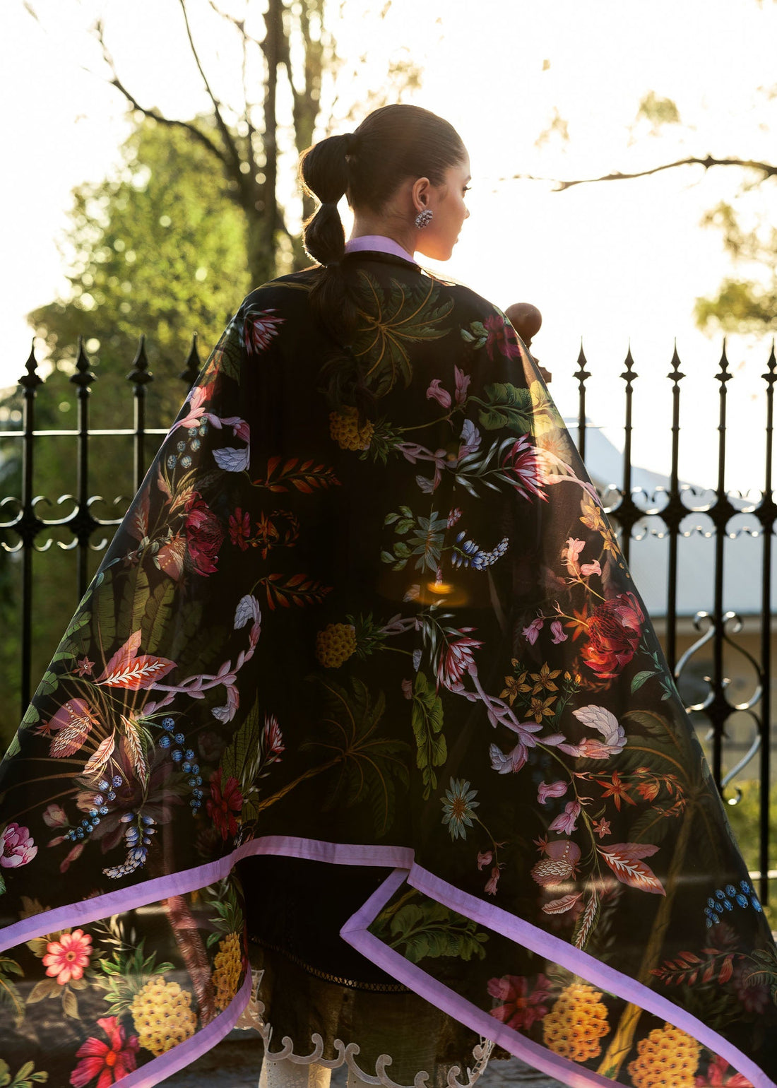 Saira Shakira | Bloom Lawn 25 | SAUVAGE 6-B - Seharnaz