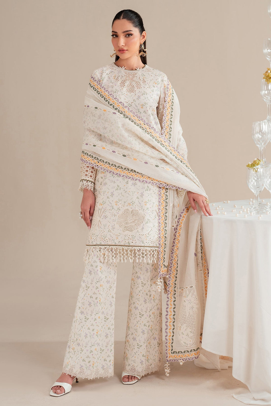 Jazmin | Iris Luxury Lawn 25 | IL'25-D09 - Seharnaz