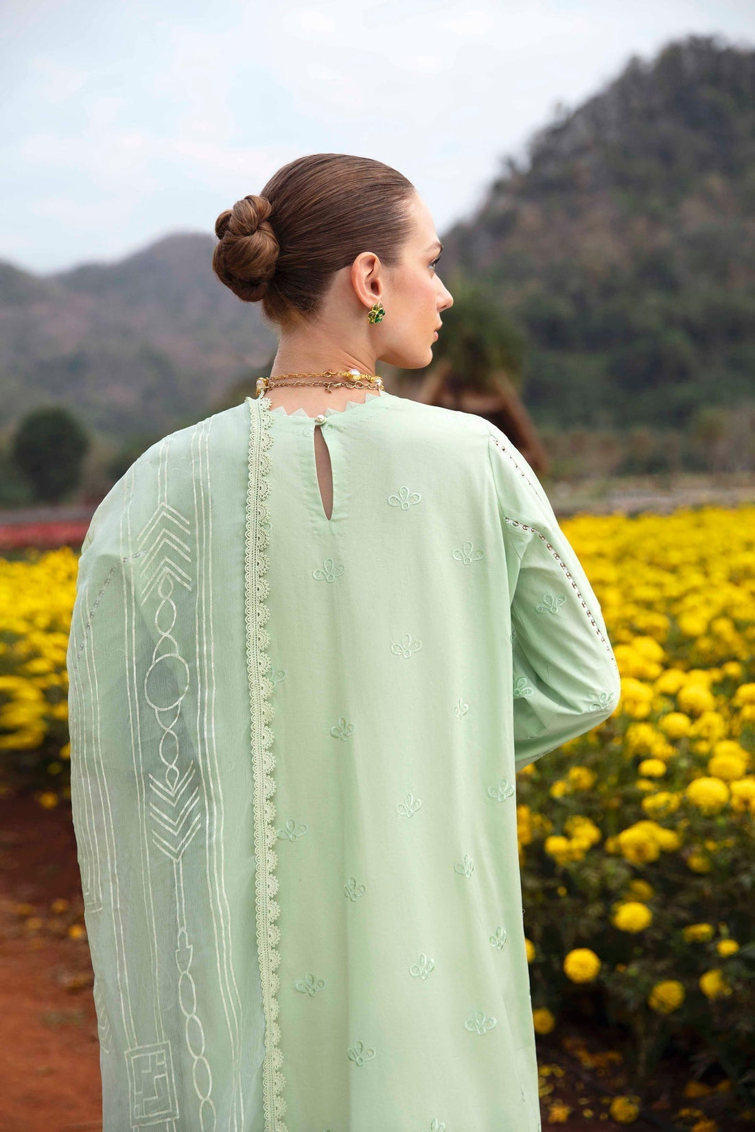 Sable Vogue | Luxury Lawn 24 | Nisa